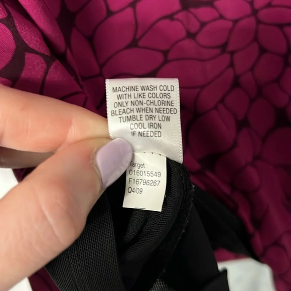 Merona Raspberry & Black Floral Print 3/4 Sleeve Blouse with Built-In Shapewear - Picture 11 of 12